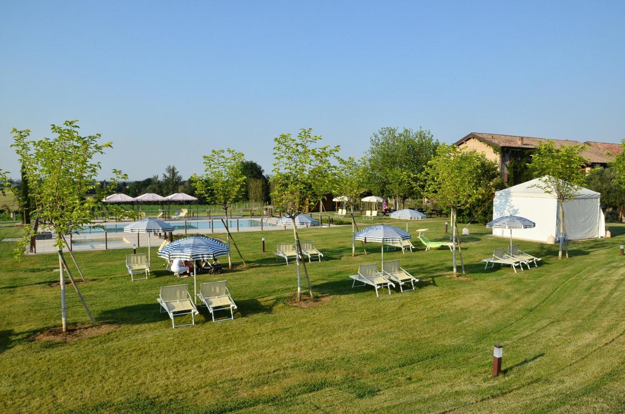 Agriturismo La Razza เรจโจเอมิเลีย ภายนอก รูปภาพ