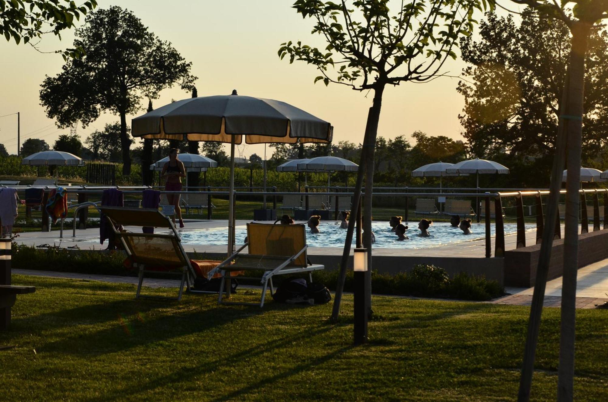 Agriturismo La Razza เรจโจเอมิเลีย ภายนอก รูปภาพ